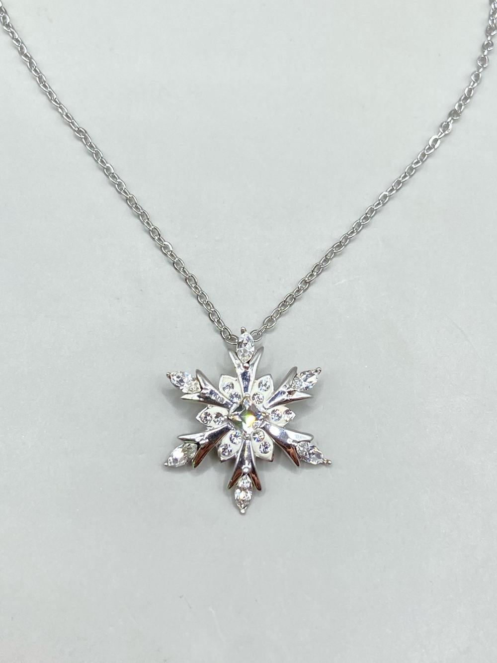 MLG Jewelry Sterling Silver Crystal Snowflake Pendant Necklace